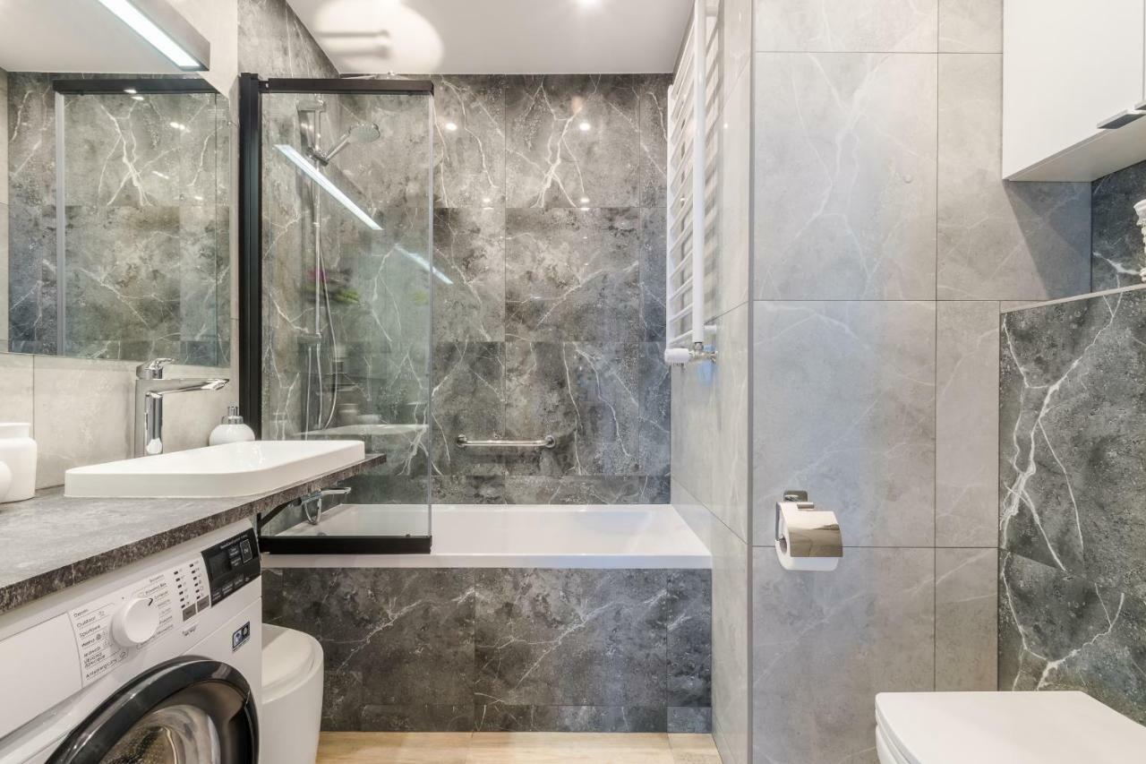 Apartament Aquatower Oliwia & Laura Rekin เรดา ภายนอก รูปภาพ